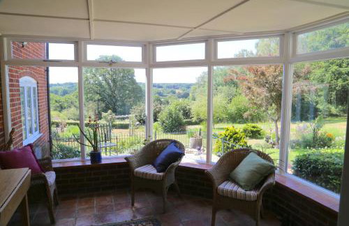 3-bedroom cottage set in a large enclosed garden - Foto 34