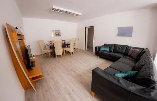 Yello Homes - großes Apartment - Am Waldrand, 15 min bis Nürnberg Messe, für 8 Personen, 2 WC's - Foto 6