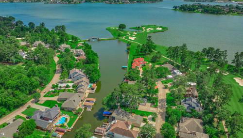 Dock and Outdoor Entertainment Home on Lake Conroe - Foto 2