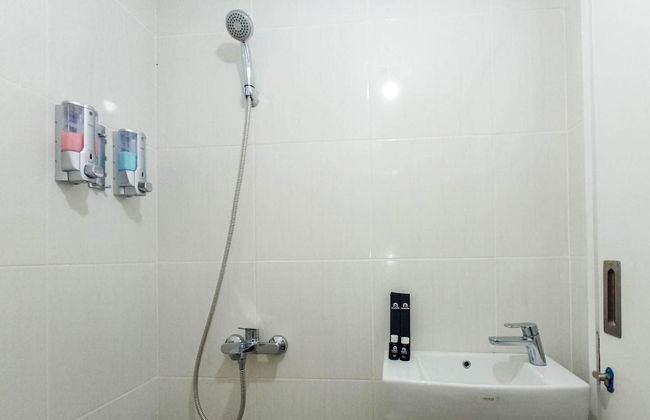 Modern Studio At Barsa City Apartment - Photo 16