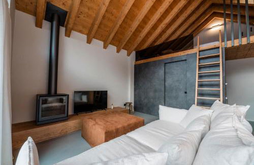 DALANIA MOUNTAIN APARTMENTS - Photo 91