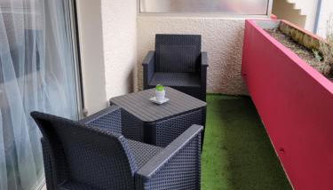 Quartier République avec terrasse - Photo 3