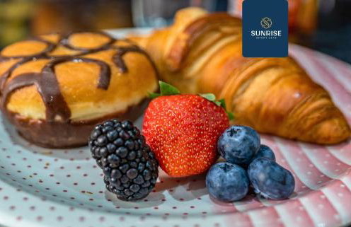 MUIRTON HOUSE - INVOICE and REDUCED PRICE only via SUNRISE SHORT LETS DUNDEE, 4 Bed House, 4 Car Parking, 2 Baths, 5 Smart TVs, Fully Equipped Kitchen, Large Dining and Living Space, Rear Garden, Free WiFi, and ONLY 9 Mins to STANNERGATE Ports - Foto 38