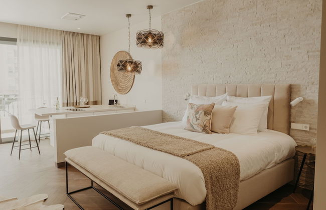 Comfy Studios Hotel - Photo 3