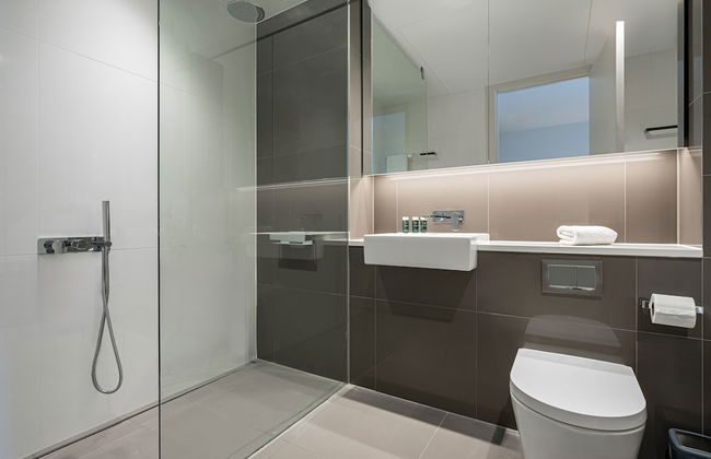 Deluxe Riverside Apartment With City Views - Foto 35