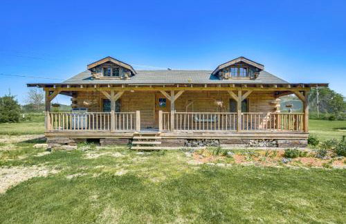 Bellevue Log Cabin with Gas Grill and Creek Access - Foto 1
