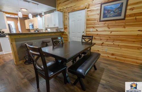 3BR Condo with Lake View - Trout Fishing - Playground - 2 Pools - Stairs Required - FREE TICKETS INCLUDED - PR69-9 - Foto 31