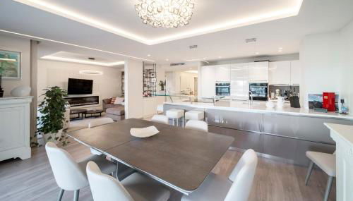 REF 1924 - Cannes Croisette - Sea view apartment for rent - Photo 3