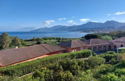 Charmant T3 avec Vue Panoramique sur la Mer, Terrasse, Piscine et à seulement 300m de la plage de la Roya - Foto 4