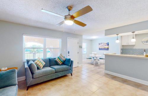 Surrounded by Ocean - Foto 3