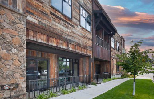 BEST Location, Large & Modern, Glacier Avails! - Foto 7