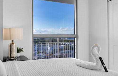 Gorgeous 3-Bed Retreat Mins from Bayside and Parking - Photo 18