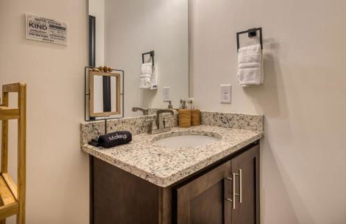 Vineyard Mountaintop Cottage - Foto 32