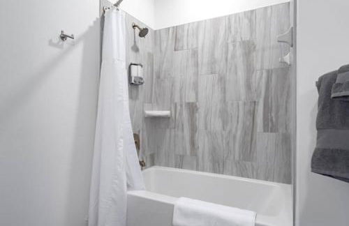 Luxury 2 BR Getaway Near Oak Mountain Park - Foto 50