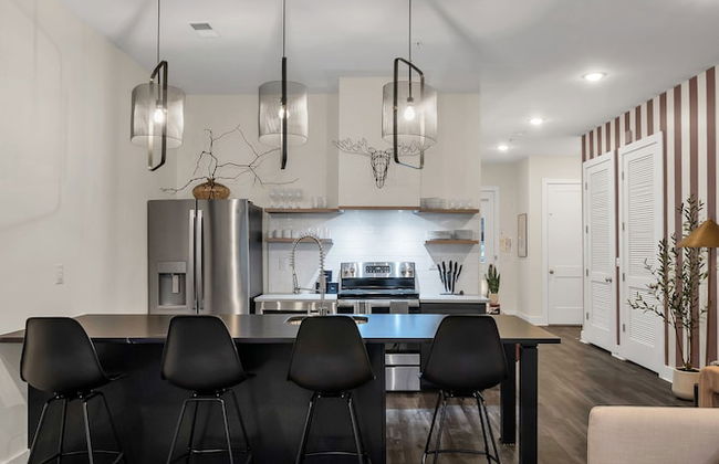 The Grove by AvantStay – Stylish Group Stay with Private Bathrooms - Foto 43