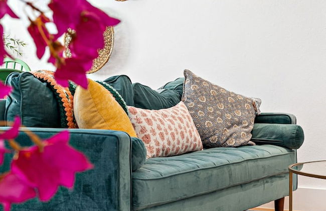 Stylish 2 BR Condo - Close to Riverwalk - Photo 6