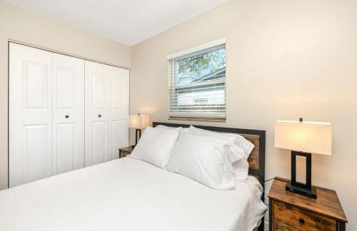 Modern Vacation Home 3BR 1BTH Close to Gulf Beach - Foto 34