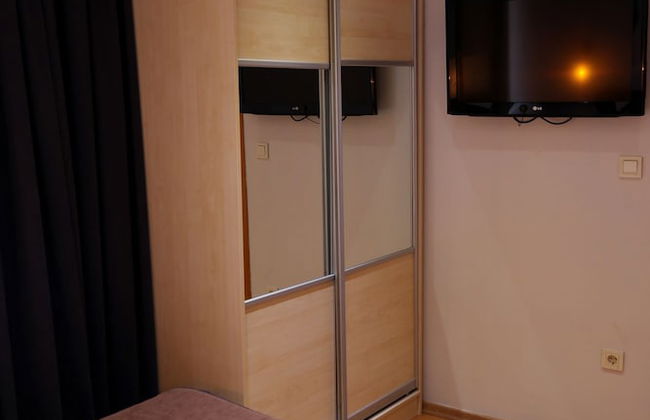 Sheriff Residence - Photo 54