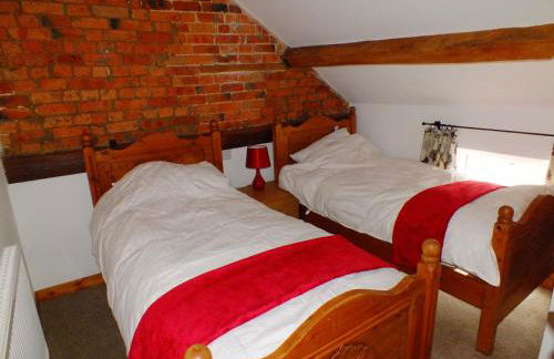 White House Farm Cottages - Photo 23