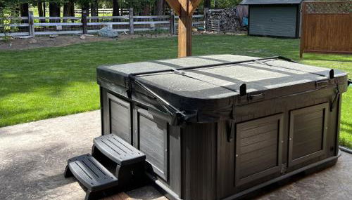 Mountain Retreat with Hot Tub, Game Room and Yard home - Foto 3