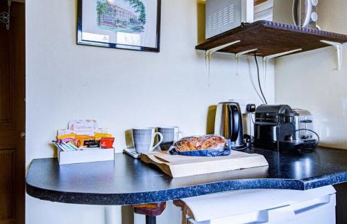 Entire 1bed Studio With Ensuite, Balcony & Parking - Foto 10