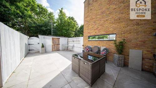 Modern 4 Bed 3 Bath House - 4 Groups with FREE Parking - Central London - Foto 5, Garden