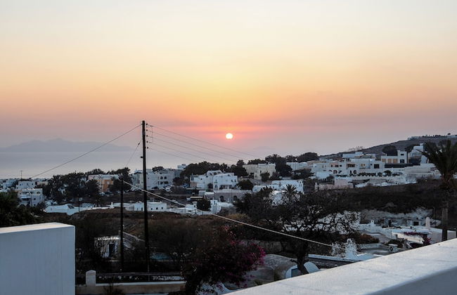 Santorini Villatzio Suites - Photo 36