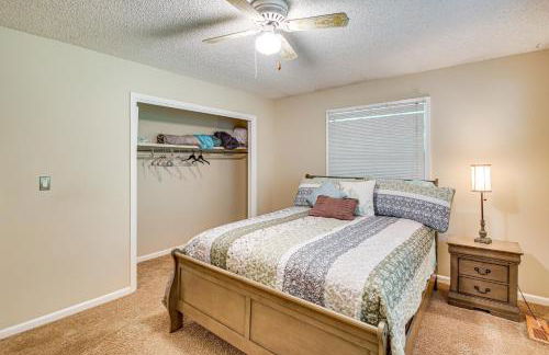 half Mi to DeSoto Lake Hot Springs Village Home - Foto 14