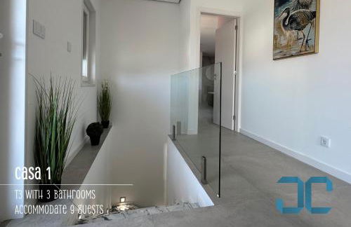 Arada Property - 4 Houses in 1 Private Property, Free Parking and Hot Tub - Foto 10