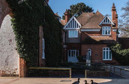 Healing Manor Hotel - Photo 27