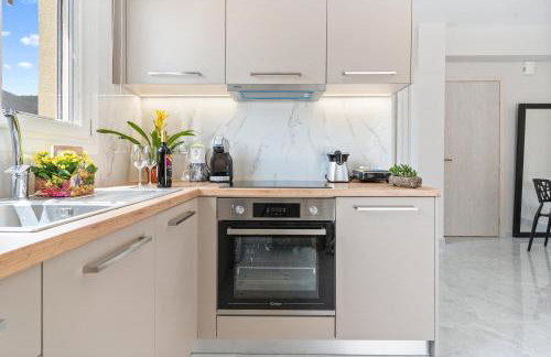 Miralis Apartments - Photo 16