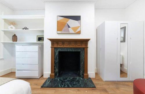 2 Bed Piccadilly Apartment 3 - Photo 8