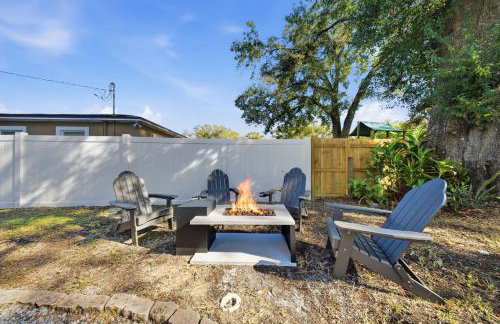 Spacious Modern Farmhouse w/ Private Patio & BBQ! - Foto 17