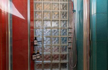 Bella Luna Luxury Suites - Warm & Modern Apt Near Old Town & Museums - Foto 15