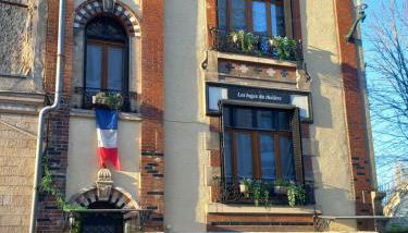 Les Loges Du Théatre 160m2 MAISON PRIVÉ 14 personnes MAX tout équipé a 200m de l'AVENUE DE CHAMPAGNE et toutes commodités DEGUSTATION CHAMPAGNE OFFERTE jacuzzi sauna jeux velos EMPLACEMENT EXCEPTIONNEL et CHIC - Foto 2