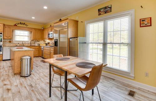 Douglasville Lake Home with Private Pool and Gazebo! - Foto 9