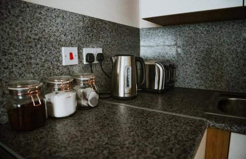 Flats near football clubs - Photo 10