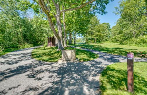 Peaceful Warrenville Home 1 Mi to Herrick Lake! - Foto 29