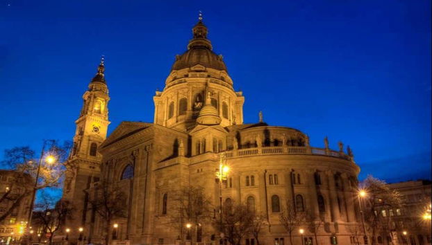 See the Basilica at night