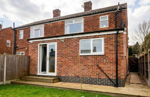 Contemporary Private Home Near Nottingham with Free Parking and Garden - Foto 8