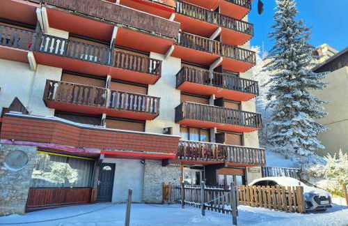 Charmant T2 rénové- Praloup 1600-parking privé, proche station - Foto 32