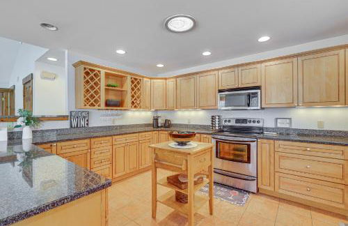 All-Season Lake House Between Okemo and Killington! - Foto 7