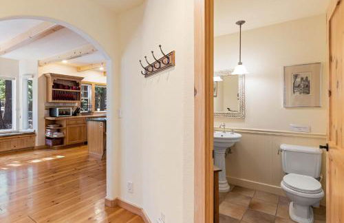 Fox Crossing at Tahoe Donner by Tahoe Getaways - 3BR Vacation Rental w Forested Views & HOA Amenities! - Foto 18