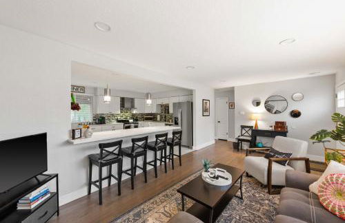 Spacious Retreat Patio, Games, and Quick to DEN - Foto 38