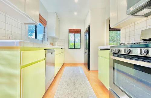 2 BR 2 BA - Eco House and Garden Vacation Retreat and Remote Workspace for Families, Couples and Solo Travelers in Coveted Culver - Foto 2