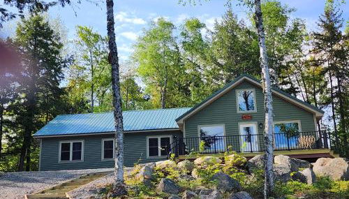 Family Friendly Lakefront Cottage, Ambajejus Lake - Foto 3