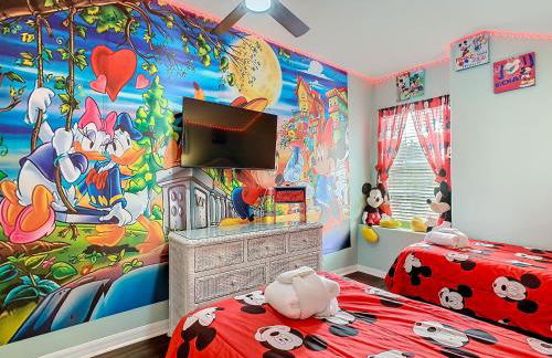 Spacious family home w pool & game room - Photo 12