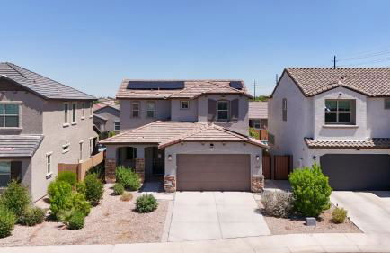 Modern Desert Home-Great for families & groups, near golf, hiking, and city fun, Private in-law suite with own entrance also available separately - Foto 43