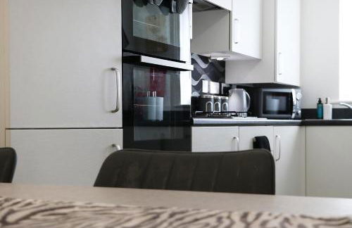 Large 3-Bed House VAT Invoices & Parking - Ideal for Contractors - Foto 17