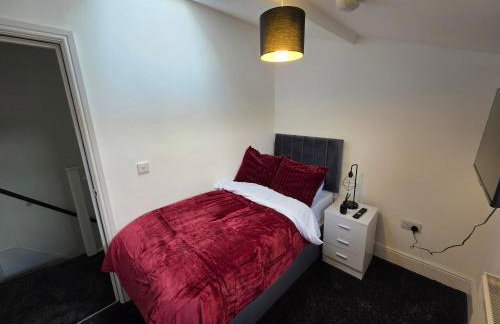 5 Beds 7 guests Private Garden Free Parking - Foto 9